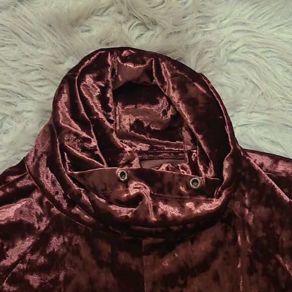Betsy Johnson performance velvet burgendy cowl neck sweatshirt size m - Picture 2 of 6